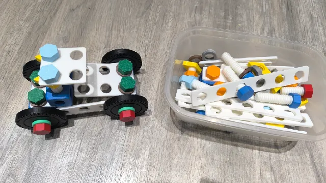 BUILDfinity construction play for kids // Konstruktions-Spiel für ...