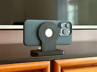 MagSafe iPhone Dock for FaceTime on Apple TV
