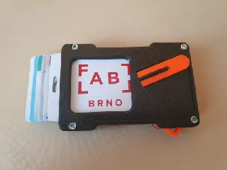 Pop-up credit card wallet spreader with coin/cash storage