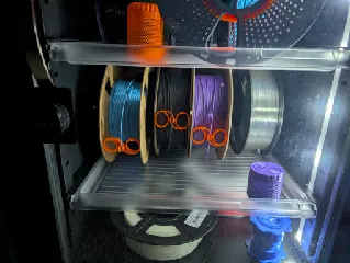 Flexible filament clip