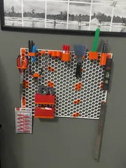 Honeycomb storage wall with borders