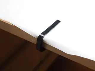 Tablecloth holder