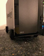 Synology DS218+ vibration-dampening legs