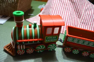 ILLUMINATED CHRISTMAS GINGERBREAD TRAIN