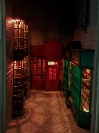 book nook Diagon Alley Harry Potter by Lennart