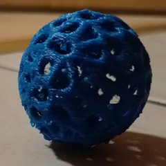 Voronoi cat toy with rattle