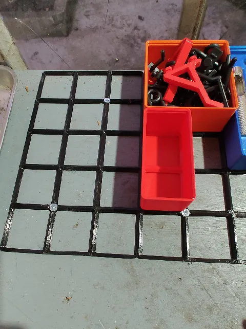 Make of Screw Mounted Gridfinity Baseplates by Alchimiste | Download ...
