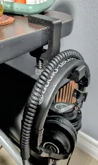 Screwable headset holder