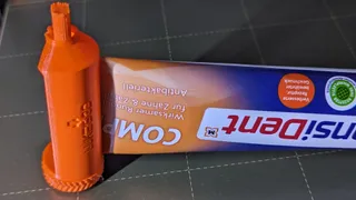 Ratchet toothpaste tube squeezer