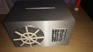 Piggy bank safe