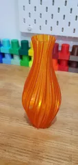 Elegant Vase with Spiraled Design (vase mode)