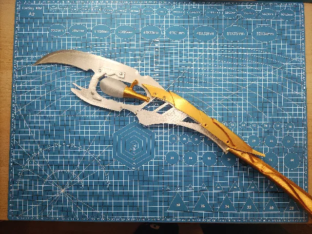 Make of LOKI SCEPTER - Real Scale with separated components to assemble ...