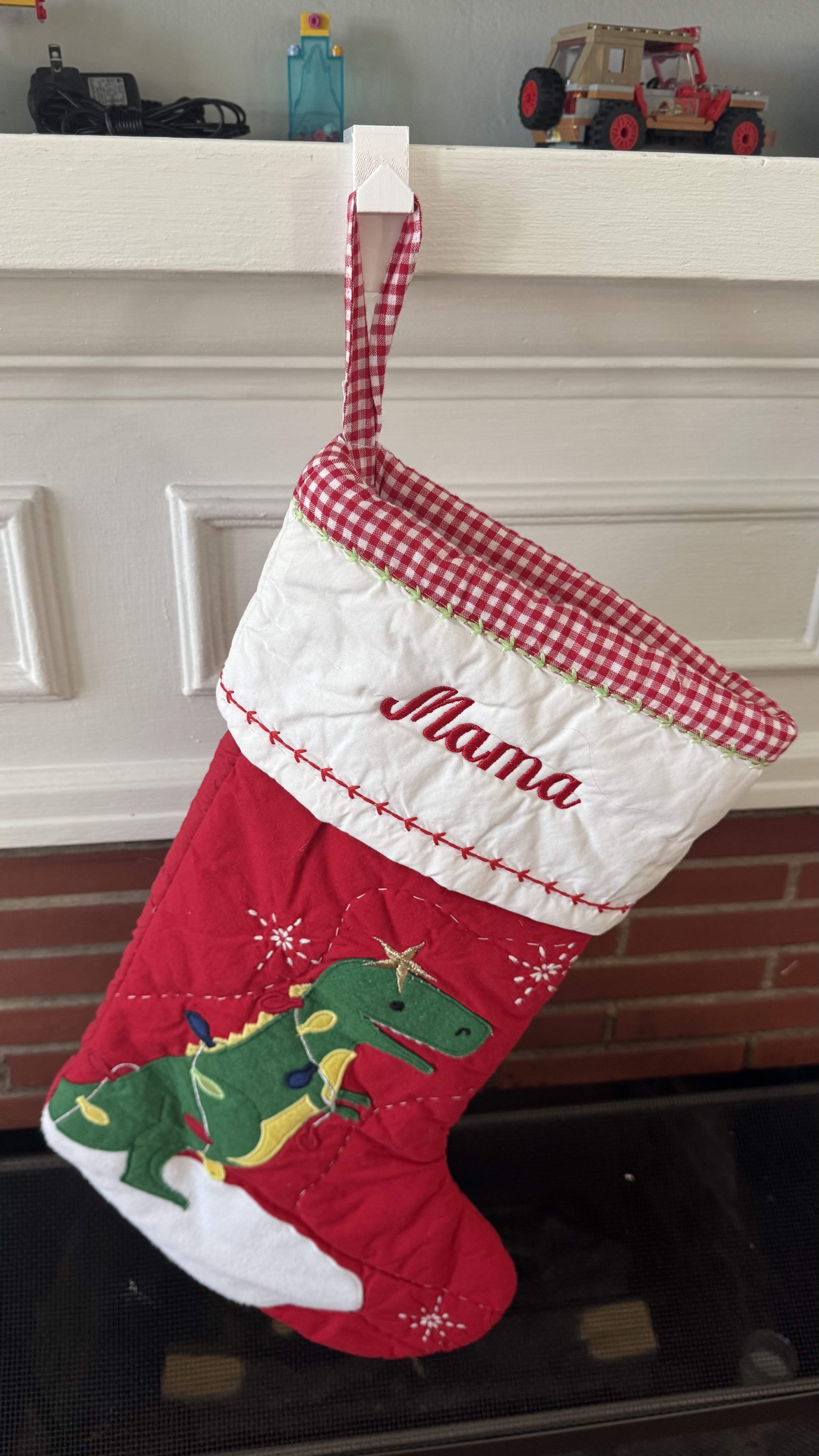 Stocking Hanger for 1.575in Countertop (Middle Hook)