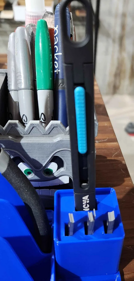 Gridfinity Flat Retractable Hobby Knife Holder