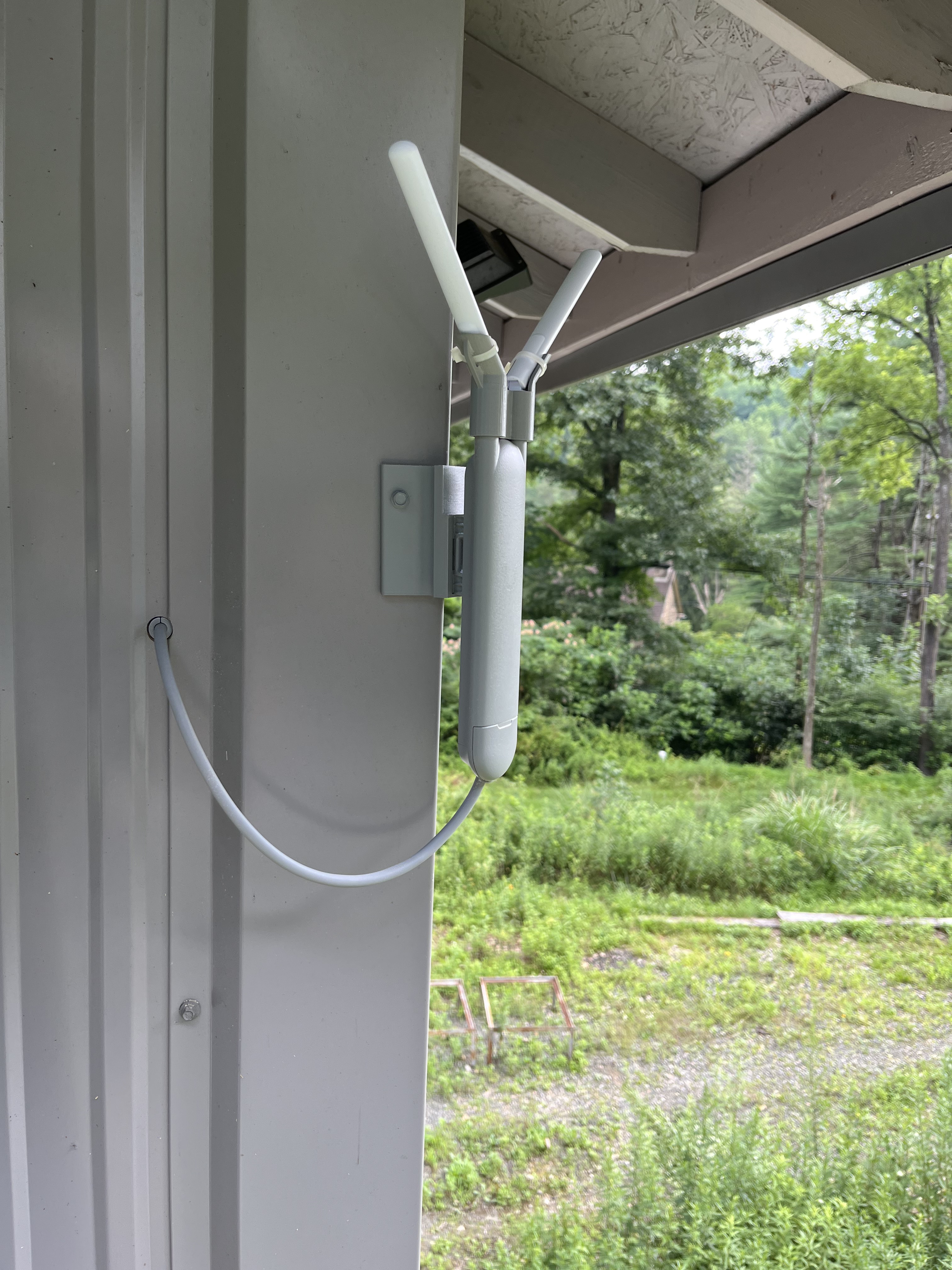 Unifi AC Mesh Corner Bracket