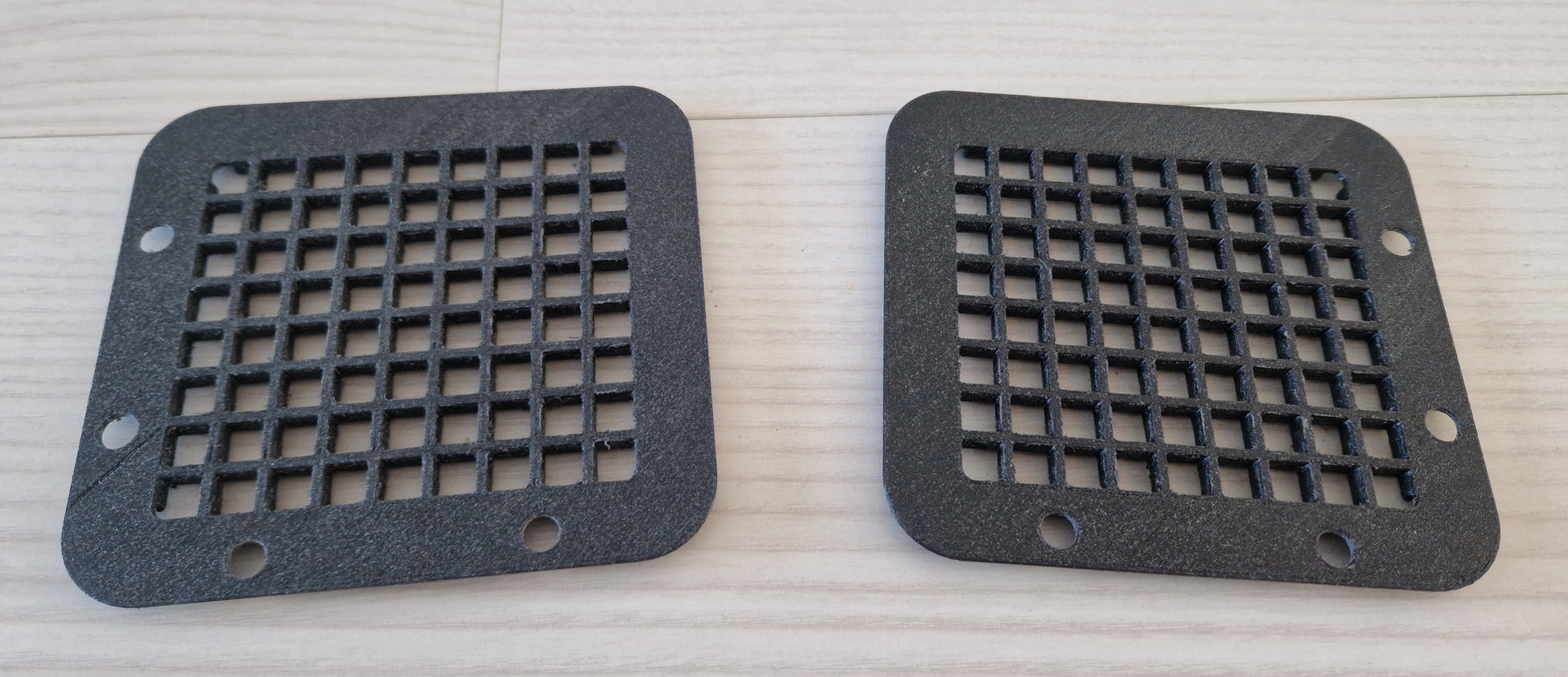 Maserati Merak SS 1975 inlet manifold grill