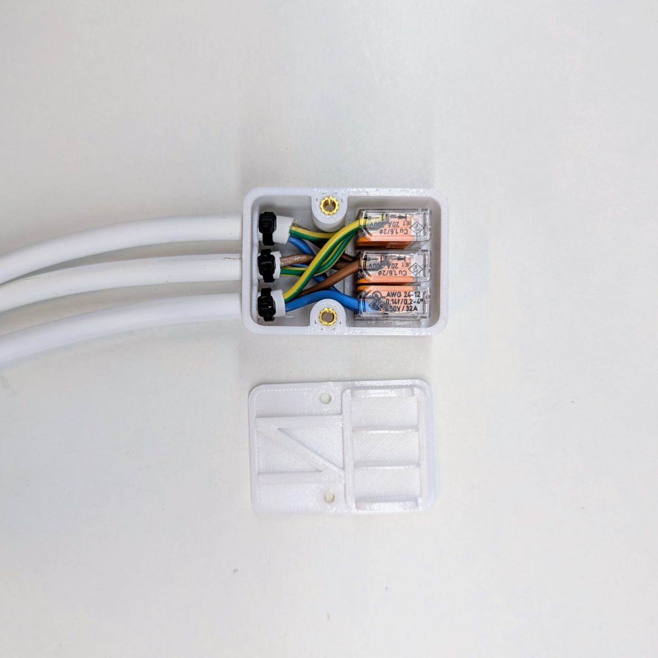 Wago 221-413 Junction Box for 3 flex wires: 3, 4 or 5 core