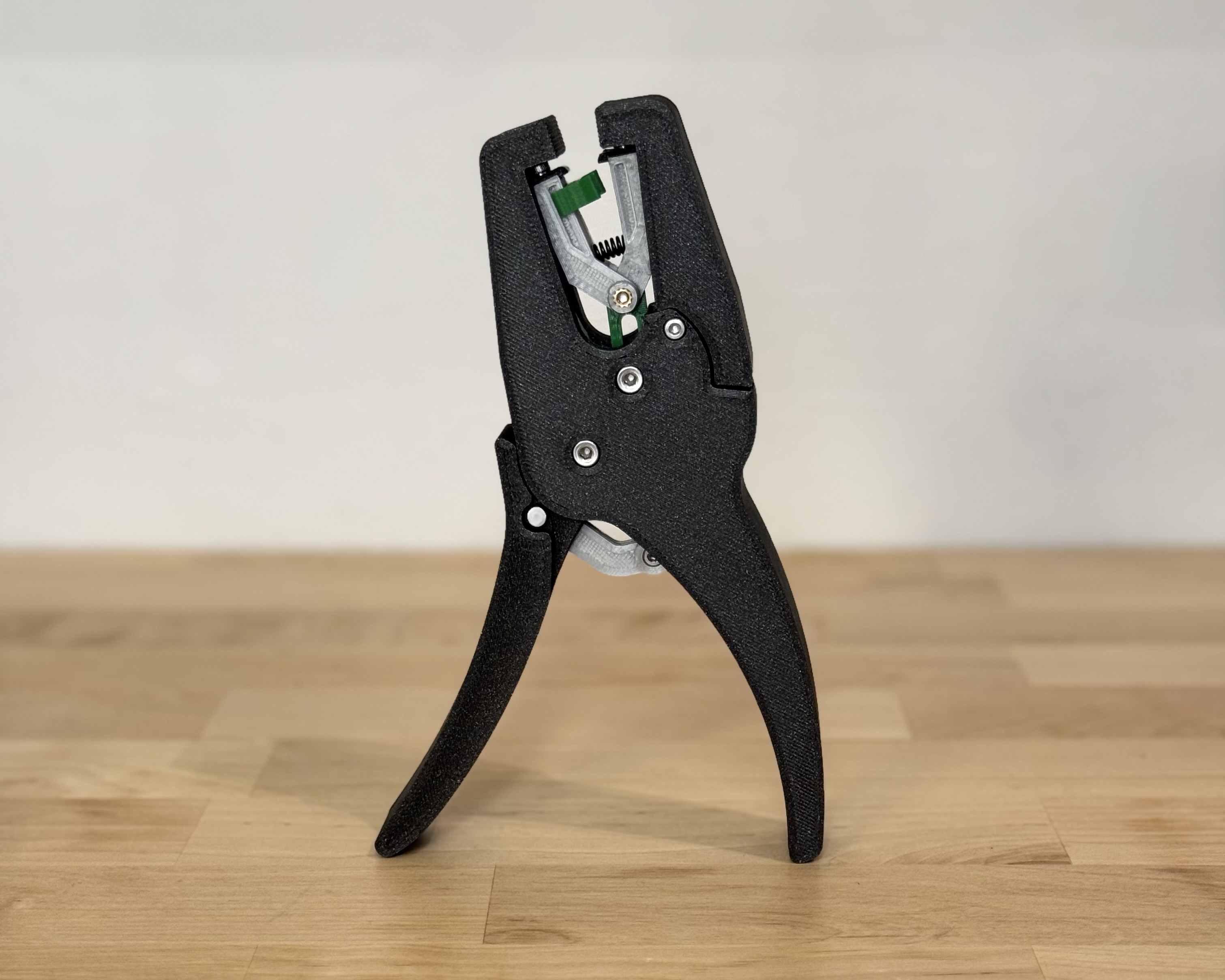 Miniatura 28 do modelo 3D Wire Stripper Pro – Functional Maker Tool