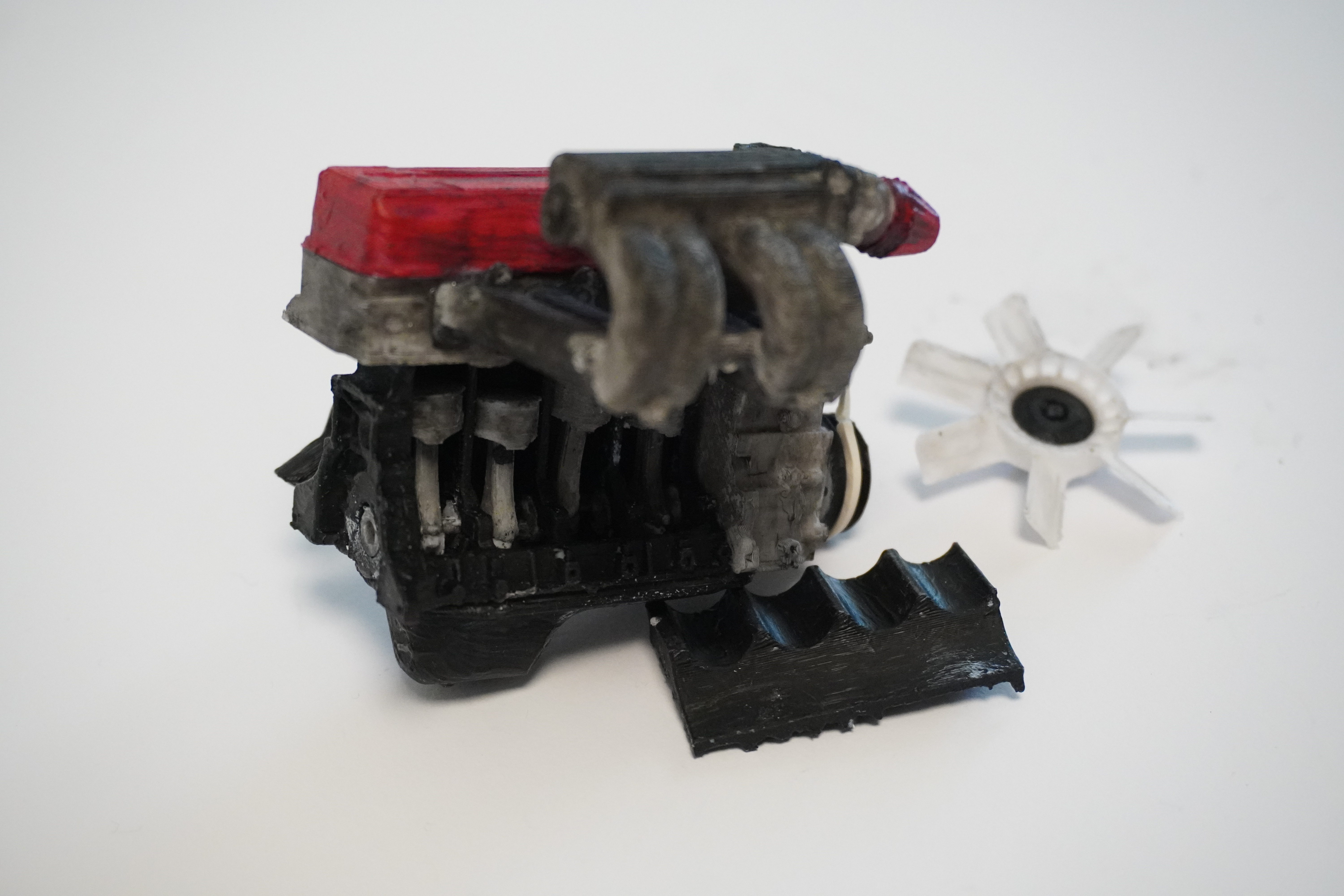 MINI Toyota 4 Cylinder Engine 22RE, Complete Working Model Mini Edition — miniatura 17