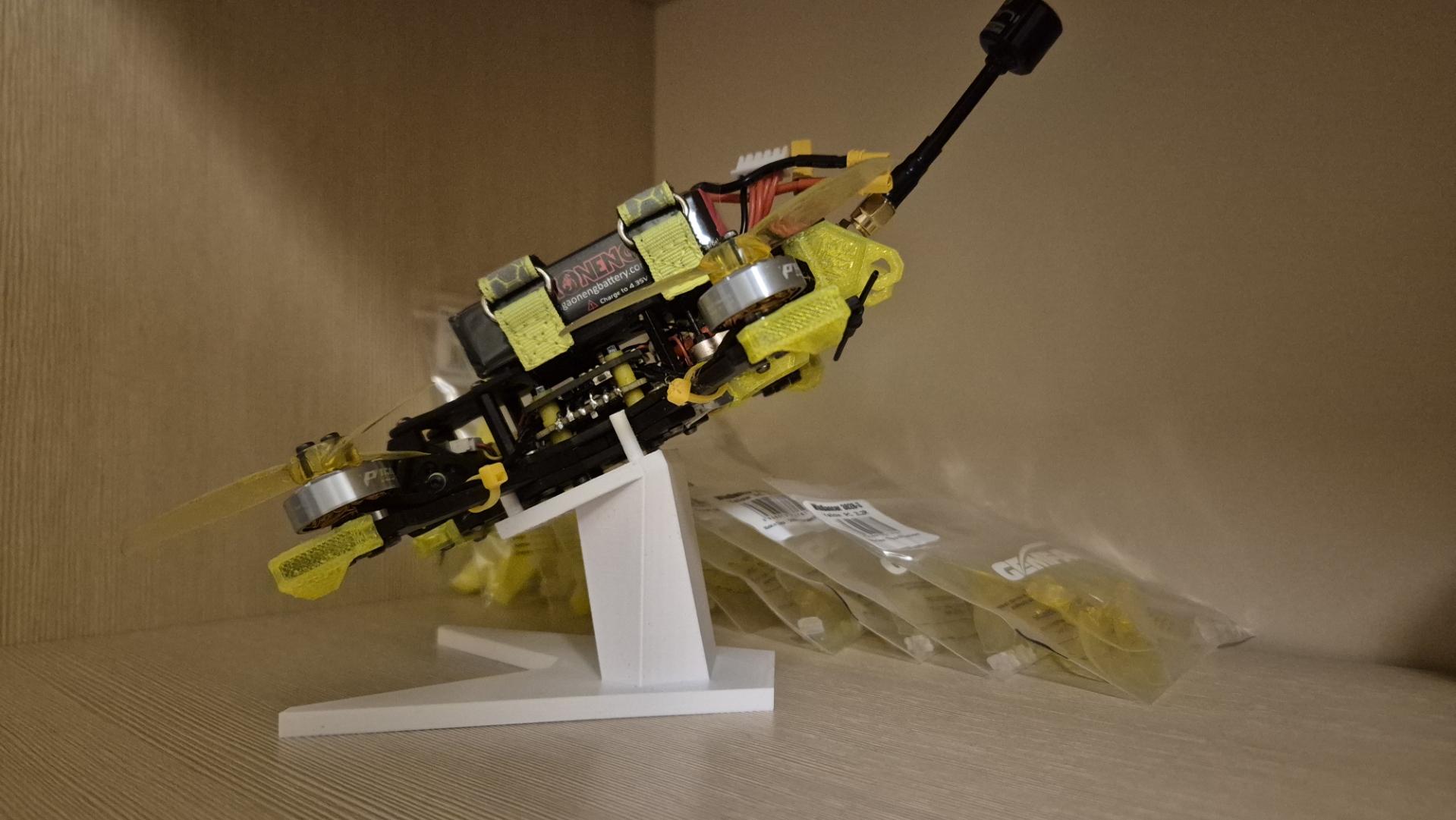 Miniatura 2 do modelo 3D 3,5'' Drone Stand
