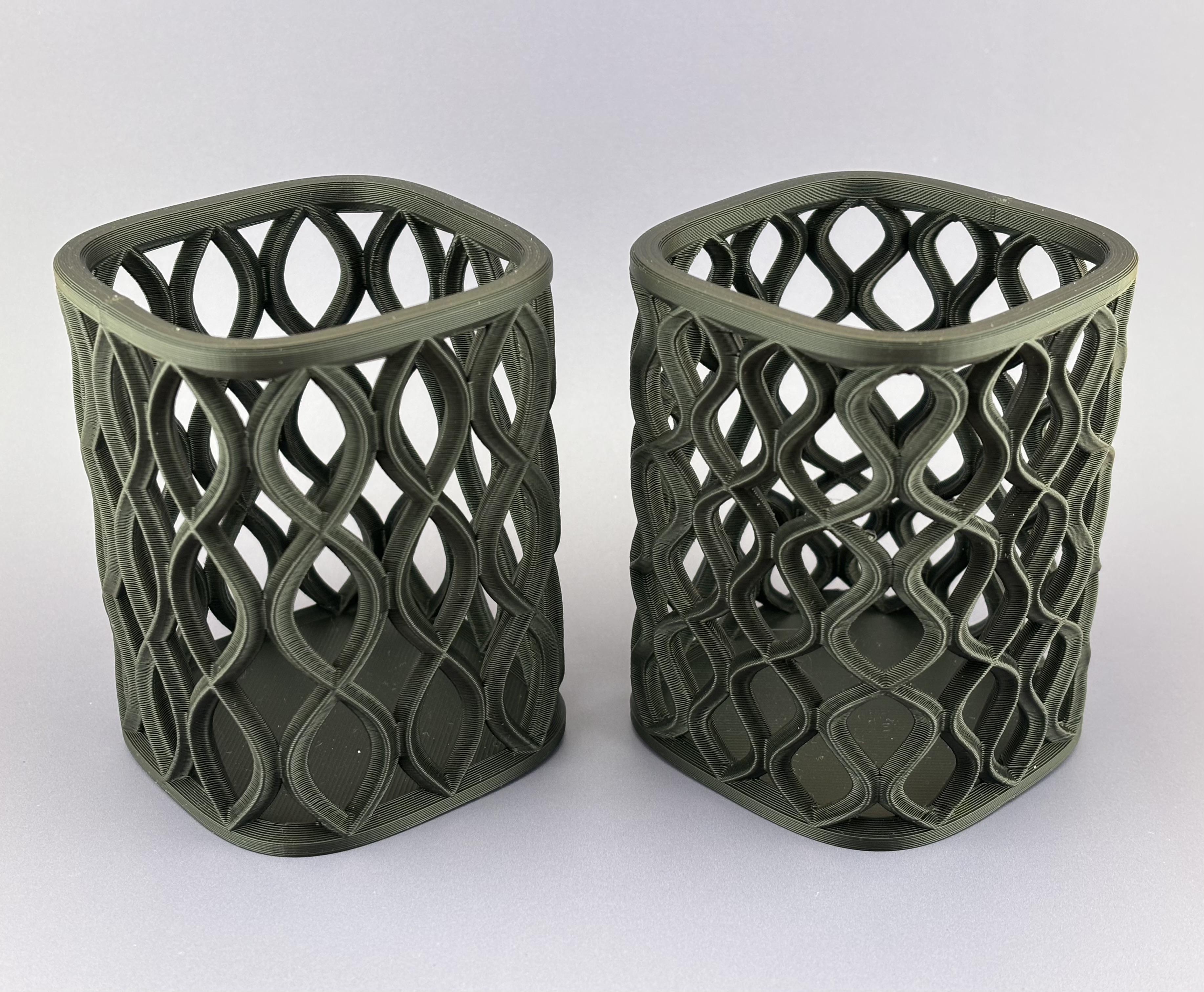 Omega Helix Loop Squircle Open Frame Strong Pen Holder - Sinuous home & office decor