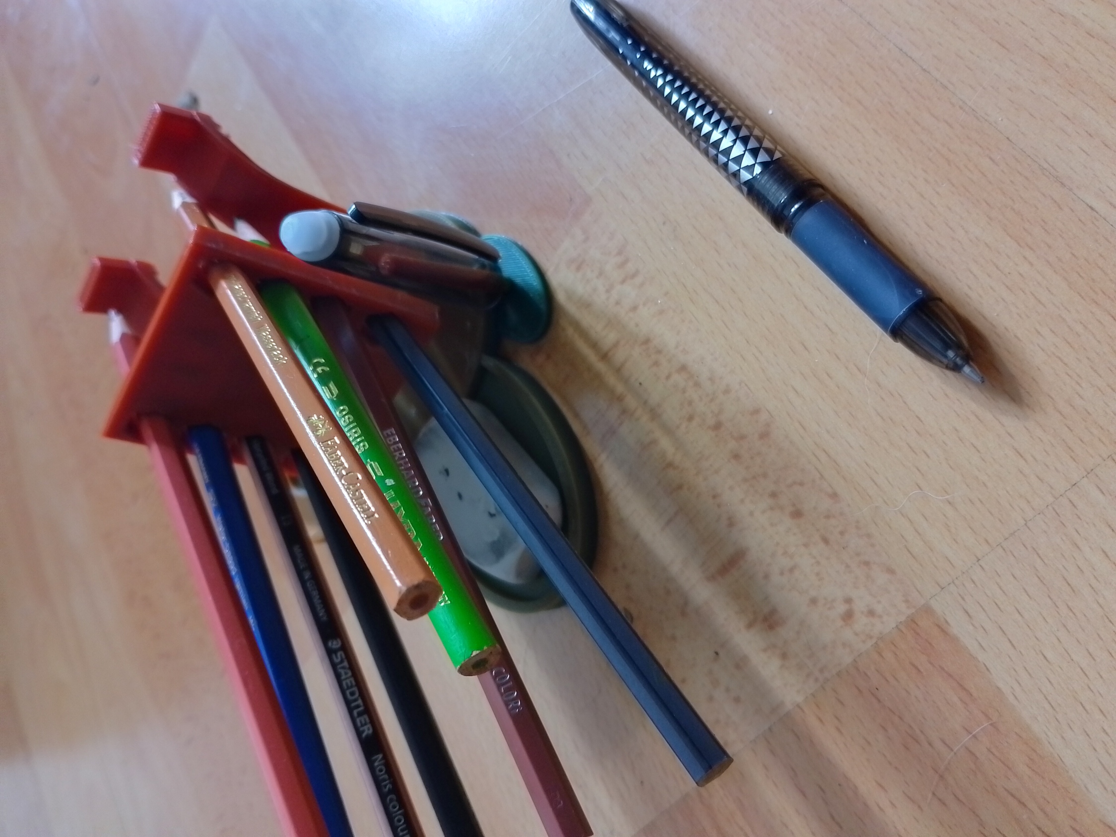 desk thing that can hold your pencils