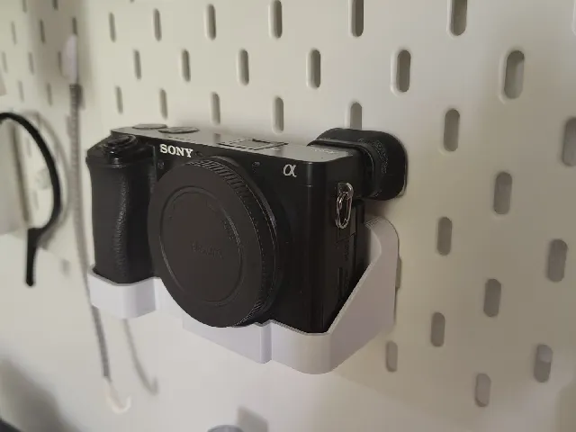 Sony A6100 Camera + Capture Plate Skadis Shelf