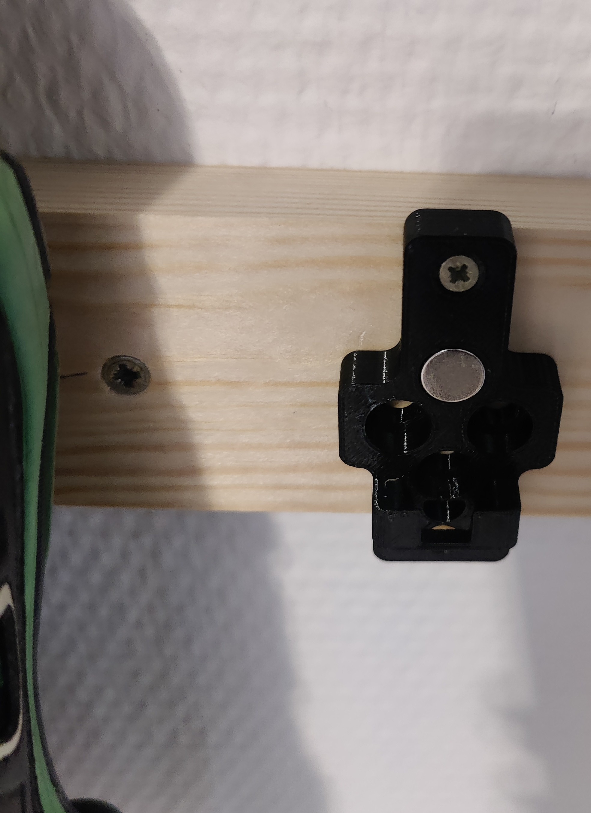 Wandhalterung für Radschuhe mit SPD Platten/ Wall mount for cycling shoes with SPD cleats