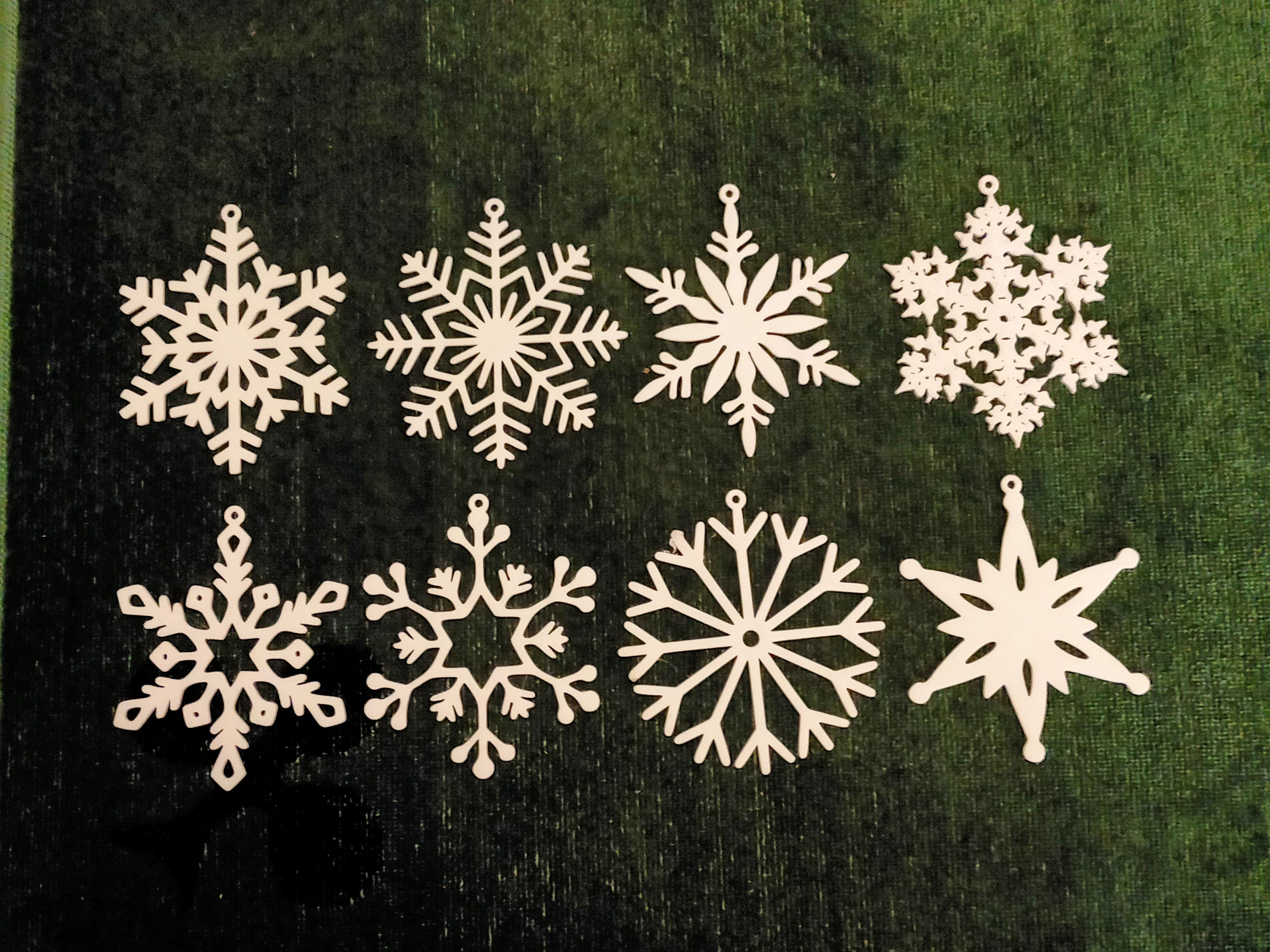 Pack N° 5 - 8 flocons de neige à suspendre - 8 snowflakes to hang