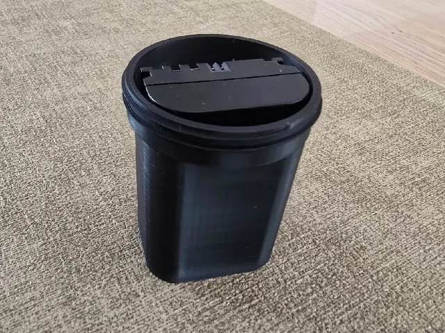 Kleine Dose für einen Canon Akku LP E6