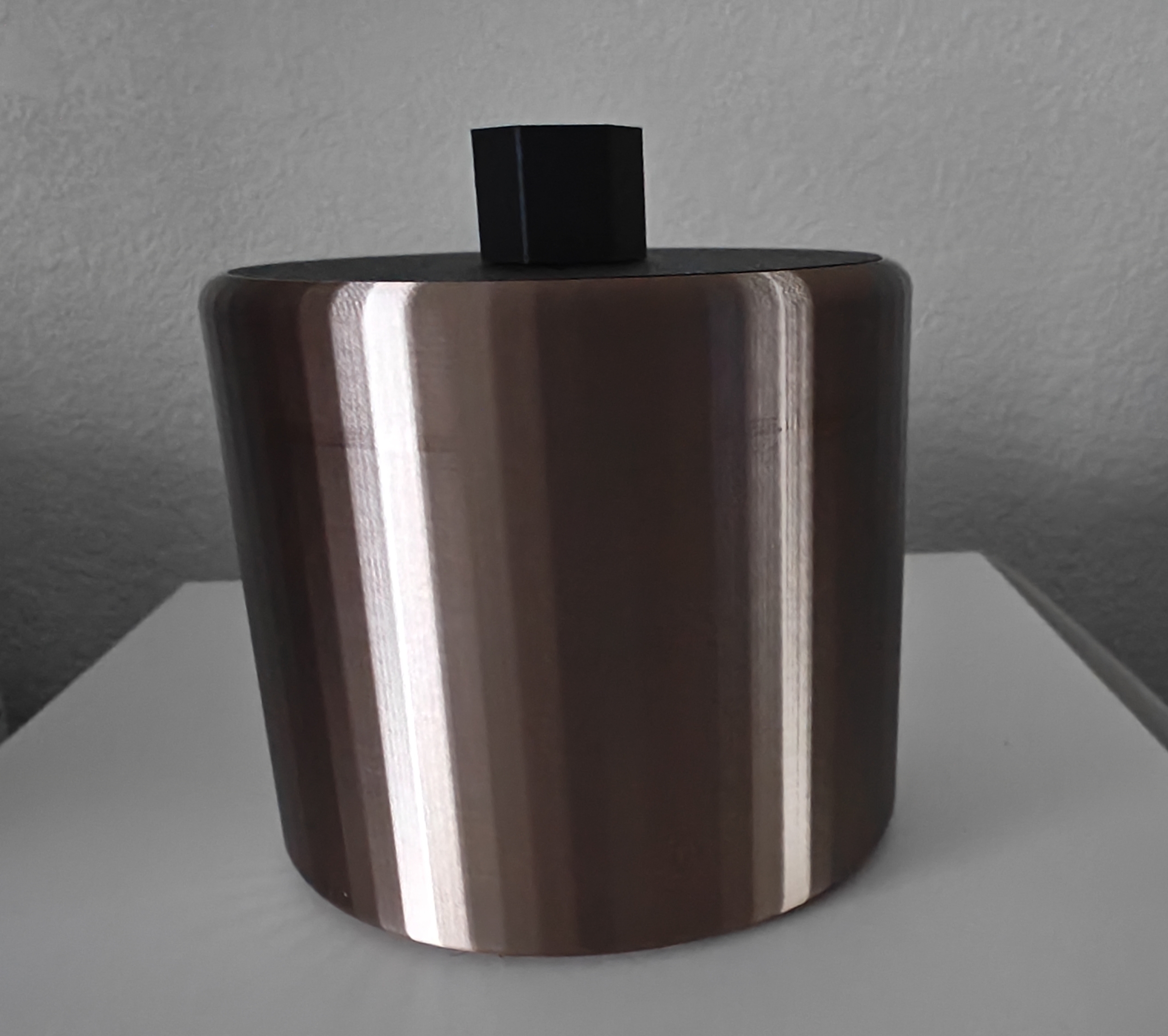 Simple jar with lid