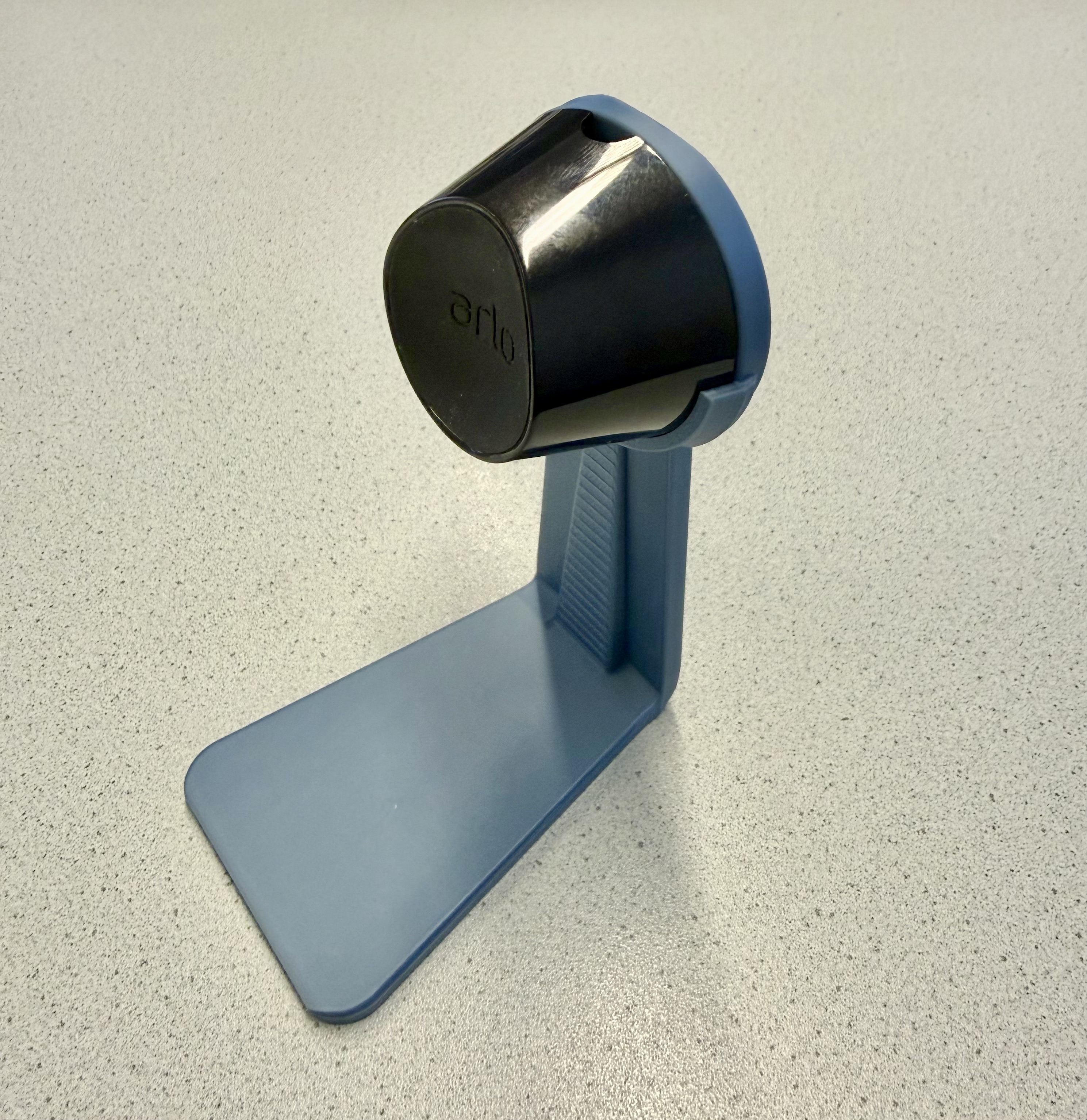 Arlo Pro 3 Stand upright