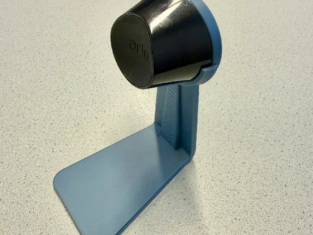 Arlo Pro 3 Stand upright