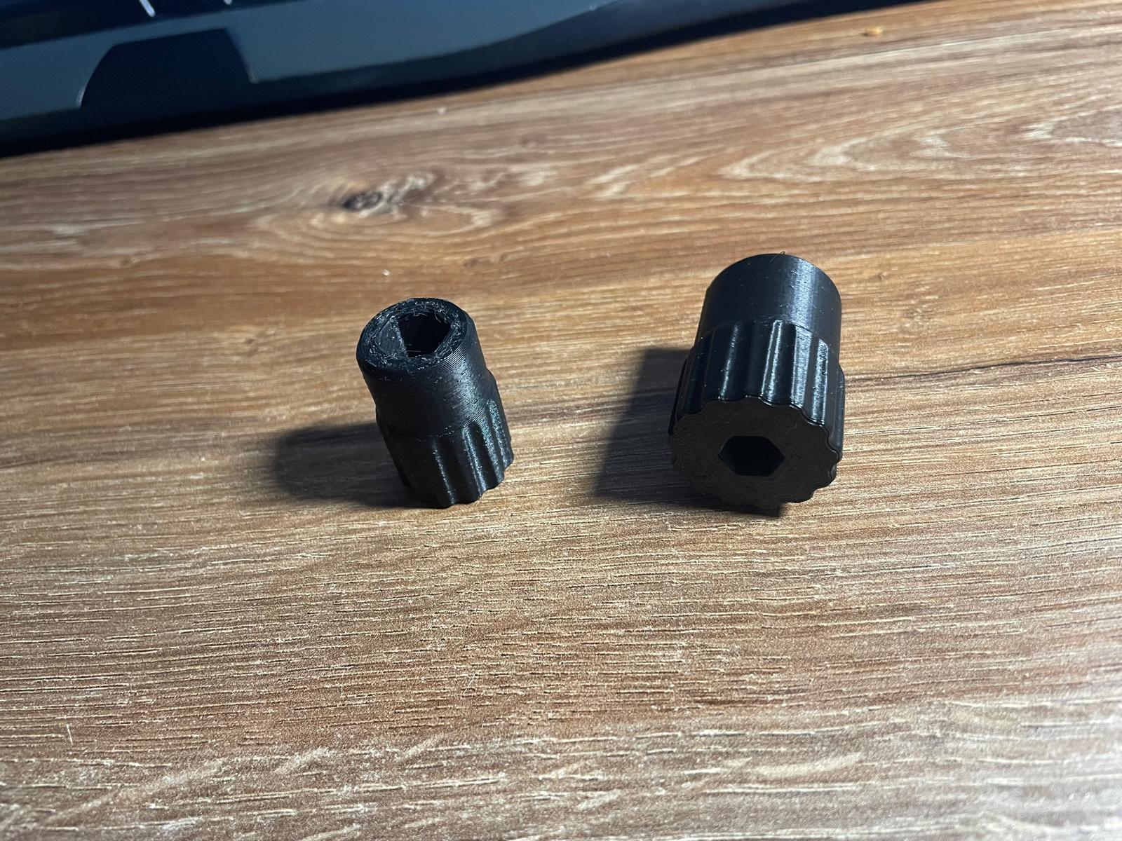 Sockets with handle and IS8 hexagon drive