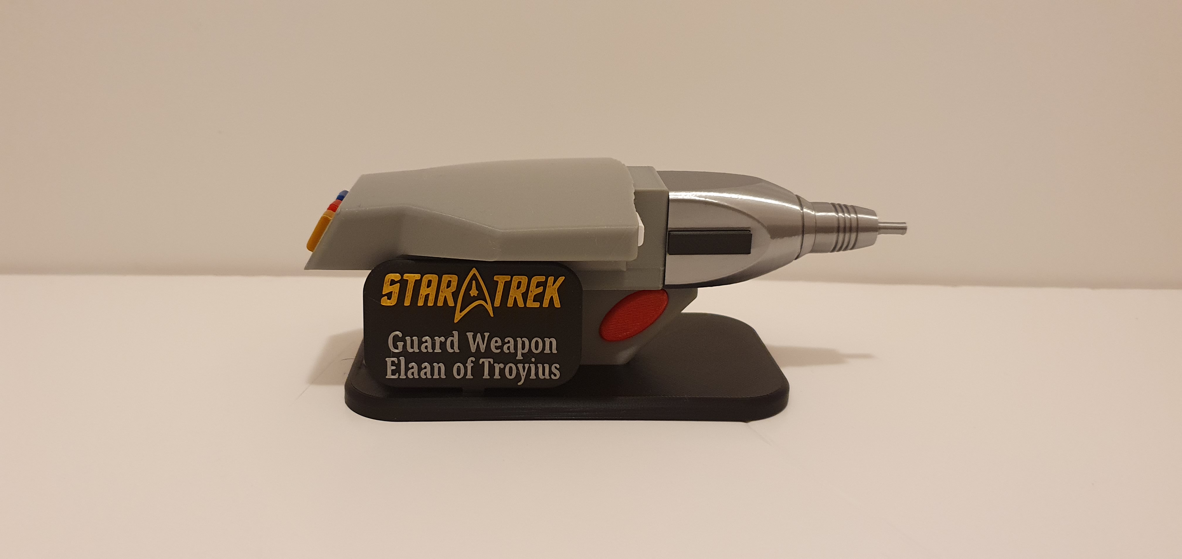 Display Stand For The Guard Weapon Star Trek Original Series S3 E13 Elaan of Troyius