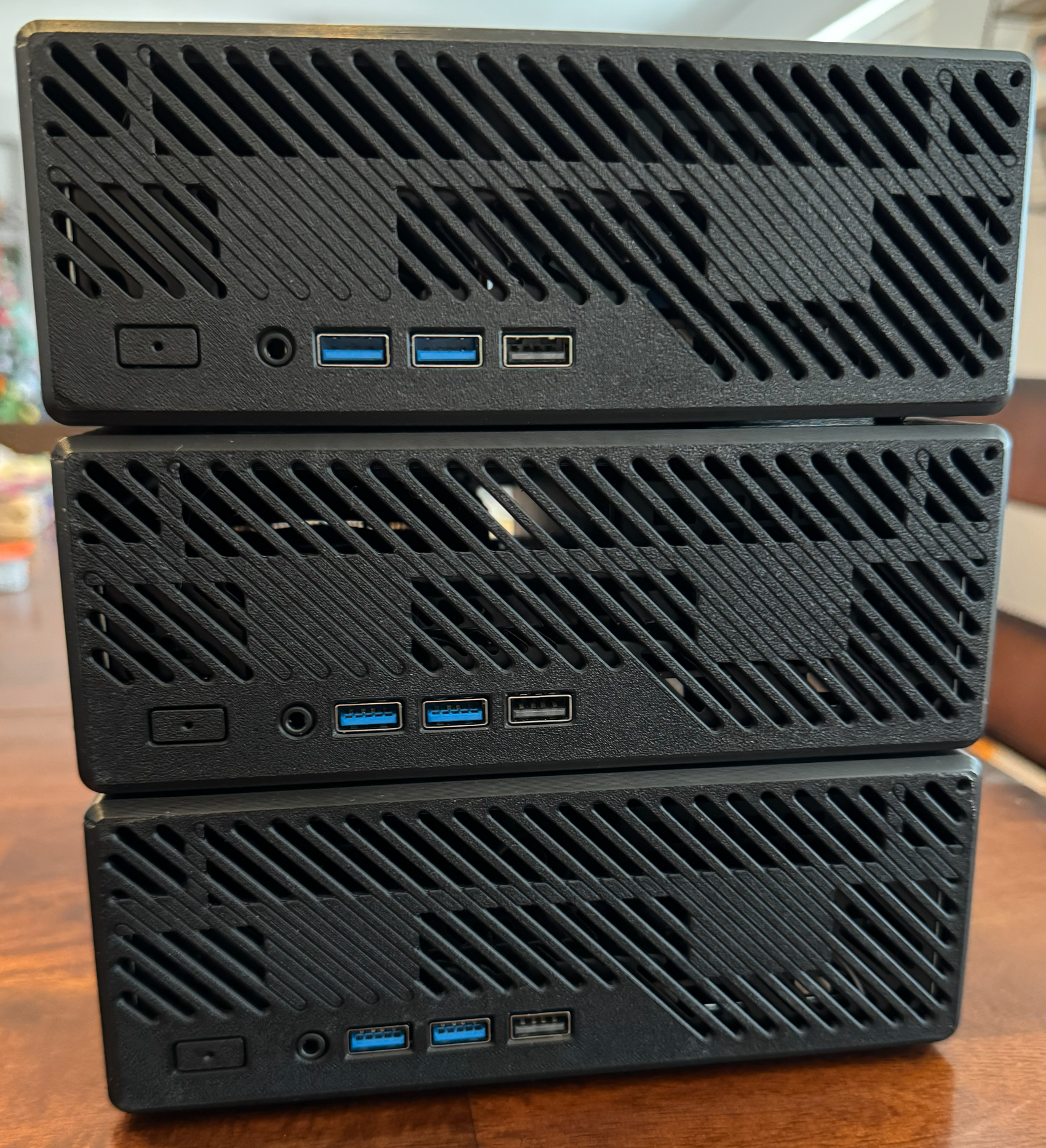 MINISFORUM MS-A2 / 01 + Intel Arc Pro B50 Replacement Shell