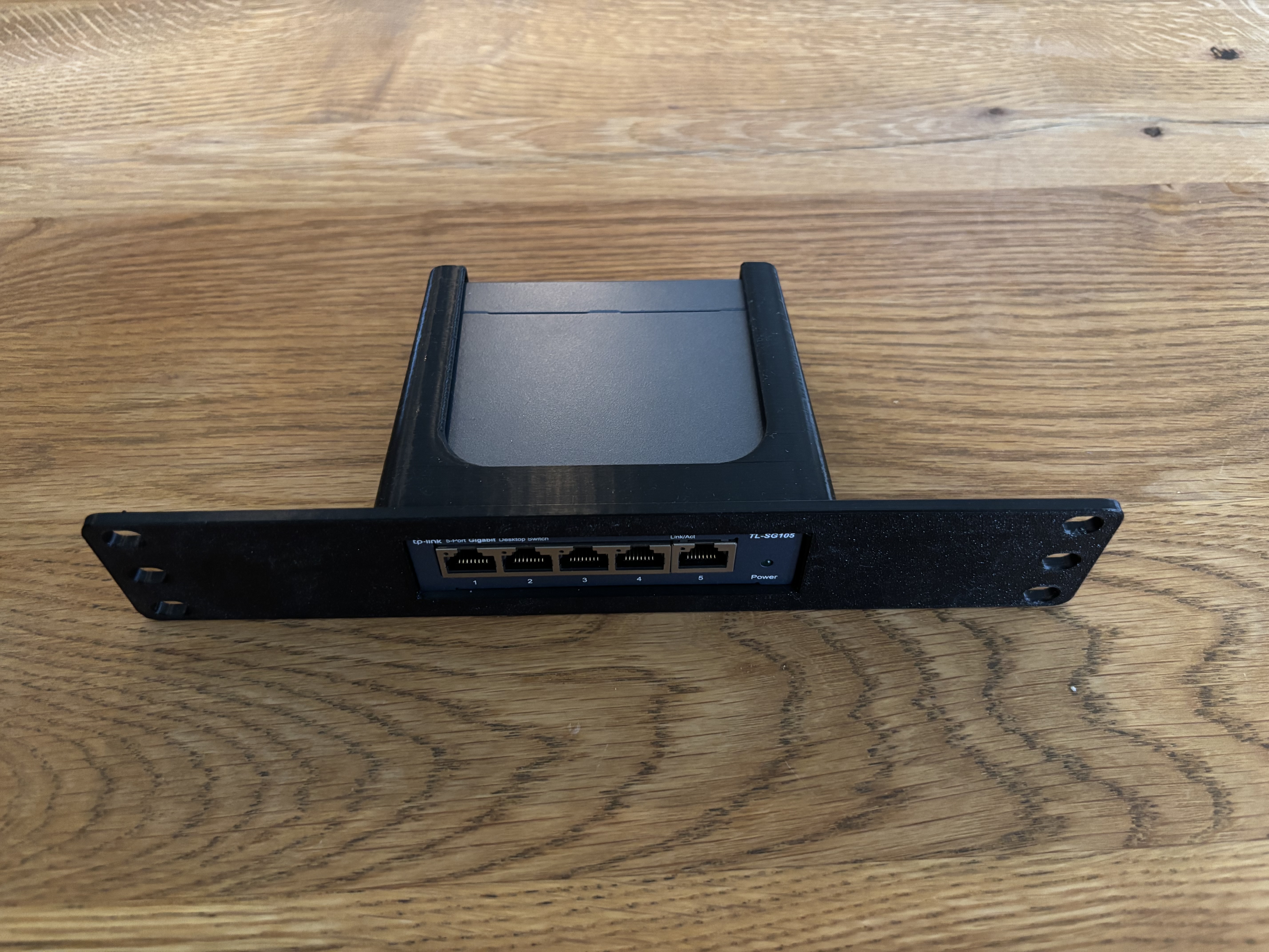 TP-Link TL-SG105 10-inch Rack Mount