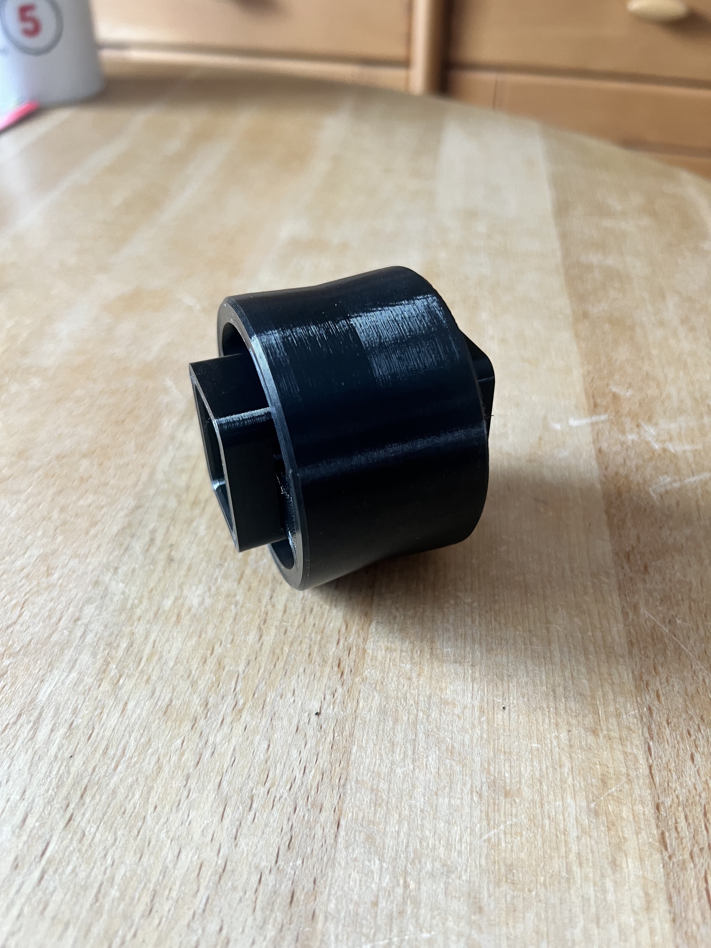 Volvo engine mount bushing — miniatura 4