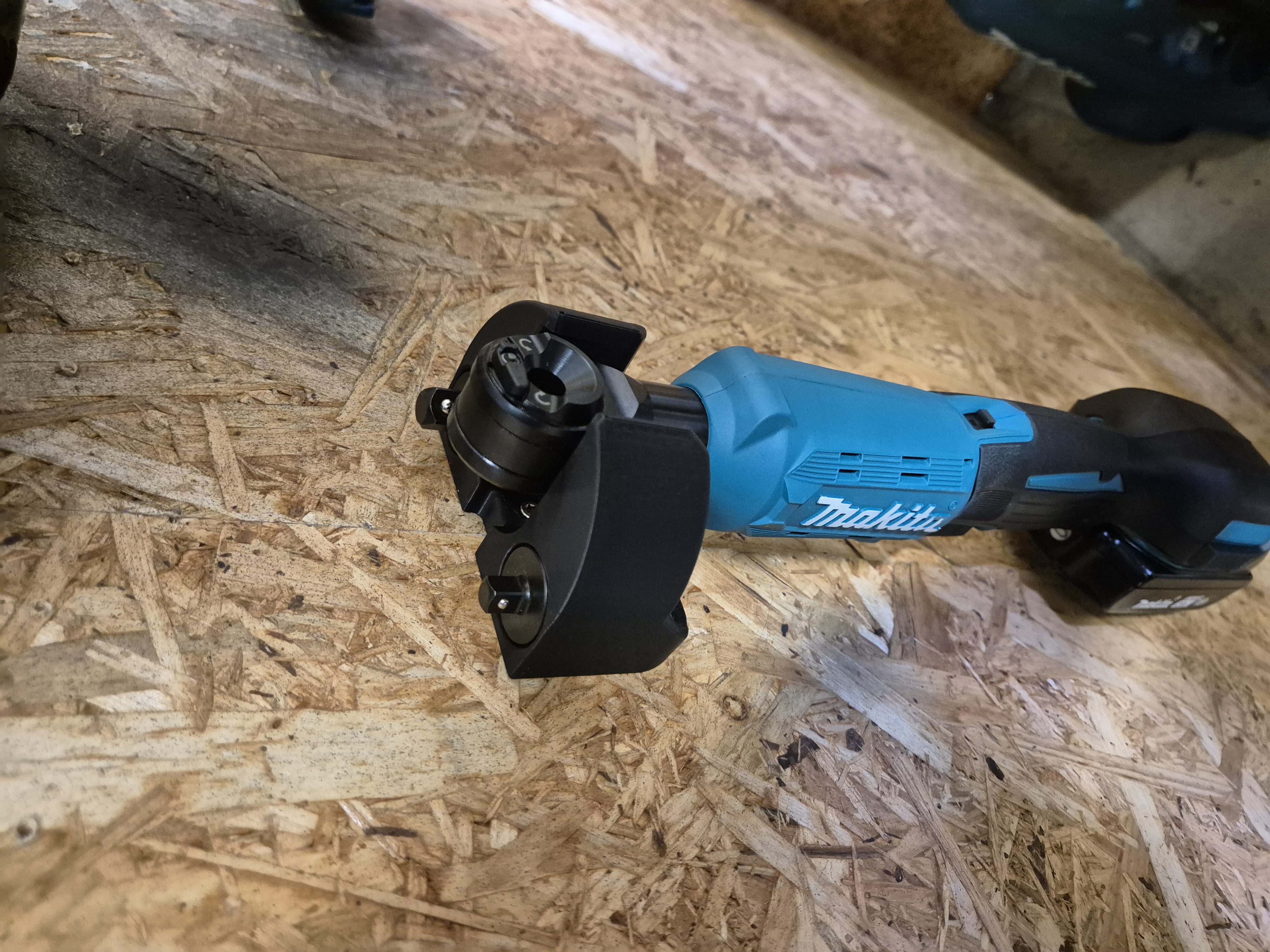 makita DWR 180 holder/ wall mounted