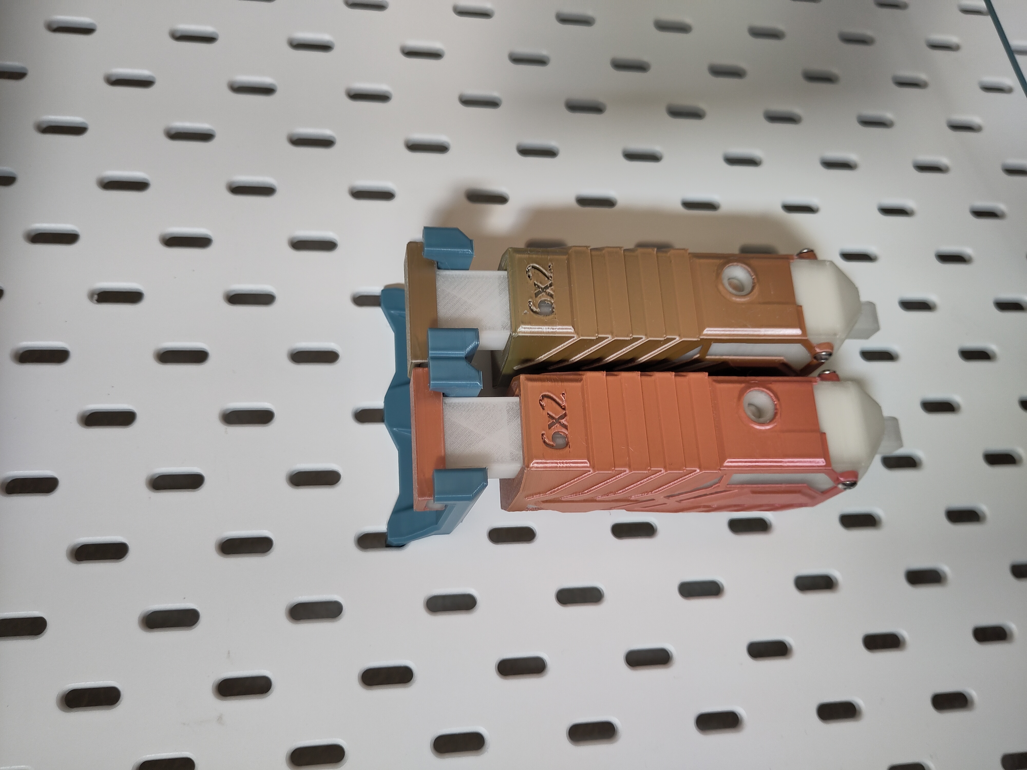 Magnet Insertion Tool v2 Skadis Mount