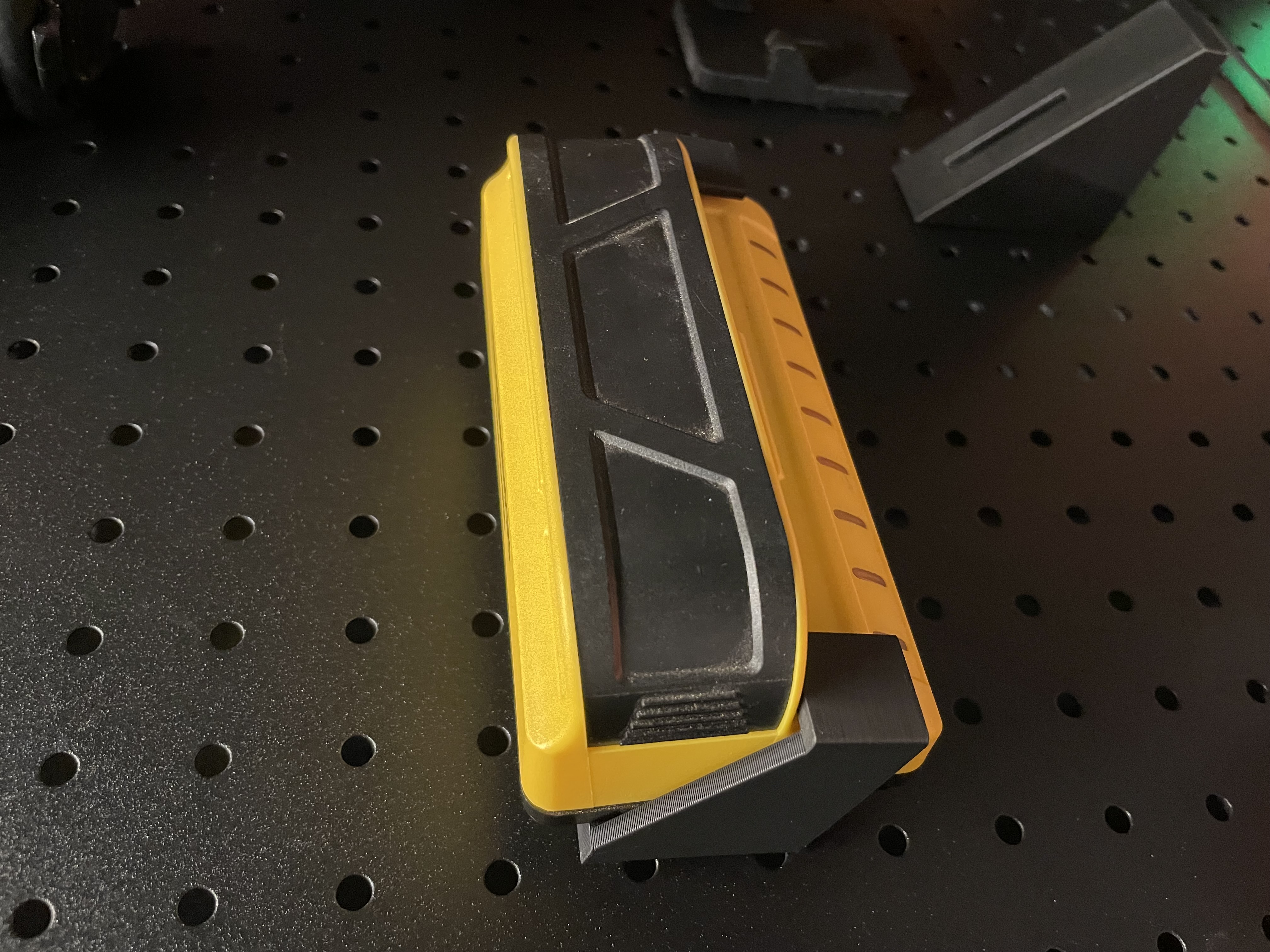 Sy's Peglock - Franklin Sensors M90 stud finder