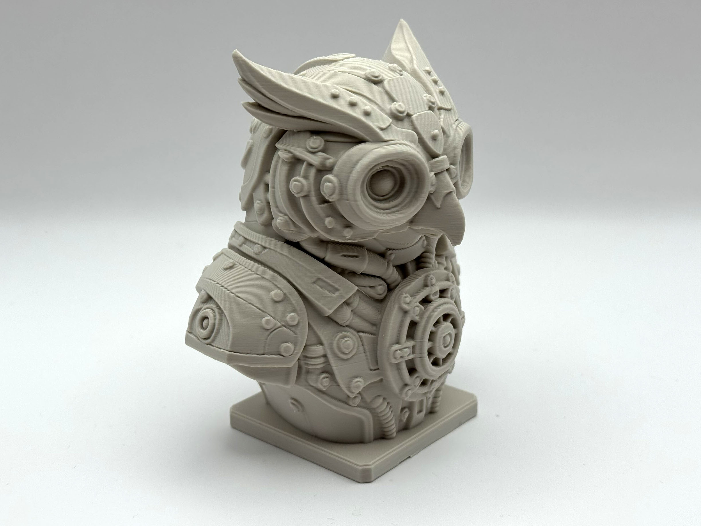 Miniatura 4 do modelo 3D Steampunk Owl Bust