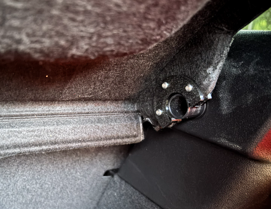 Audi Q4 e-tron parcel shelf hinge