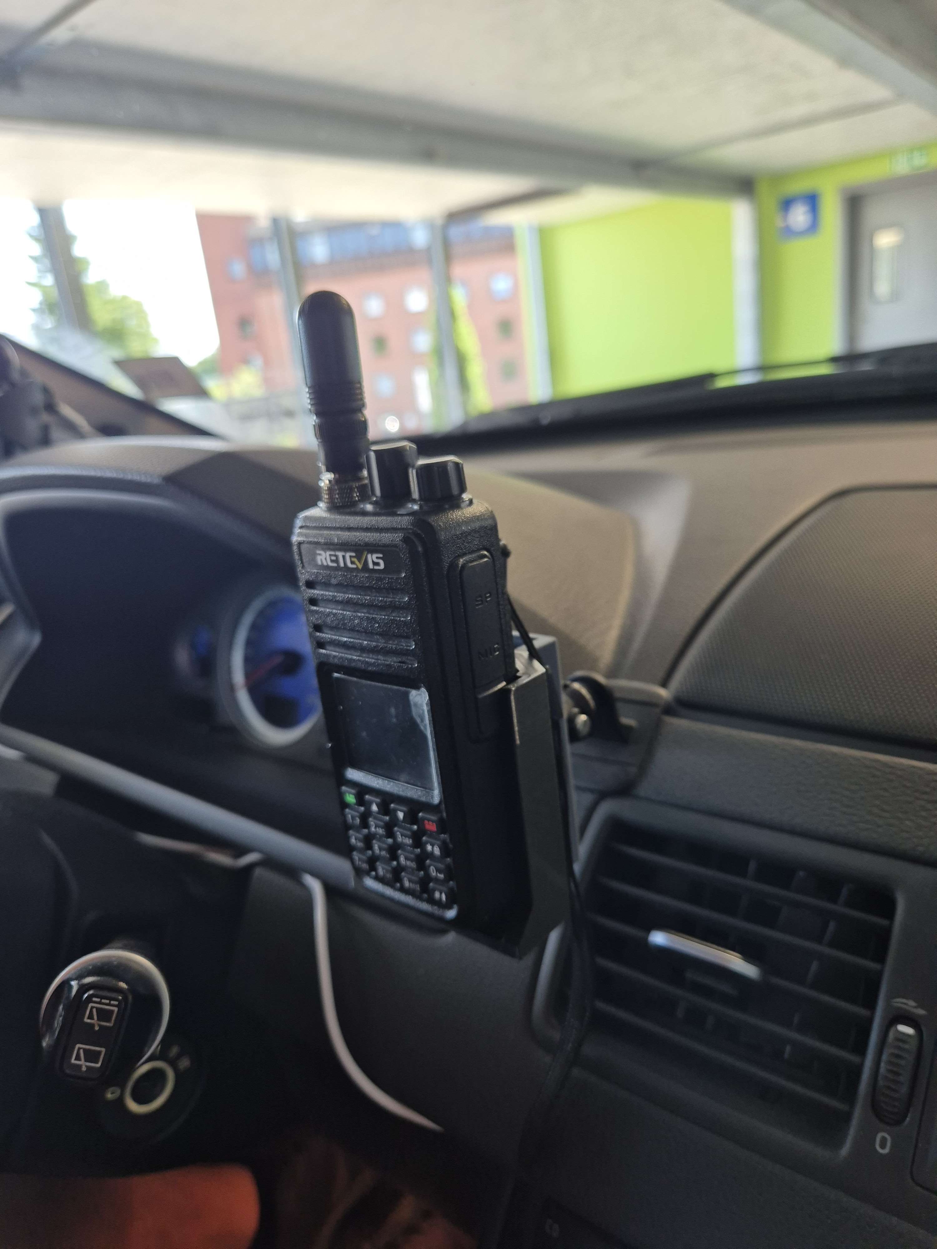 Retevis RT3S Holder -->> car mount 13mm Ball