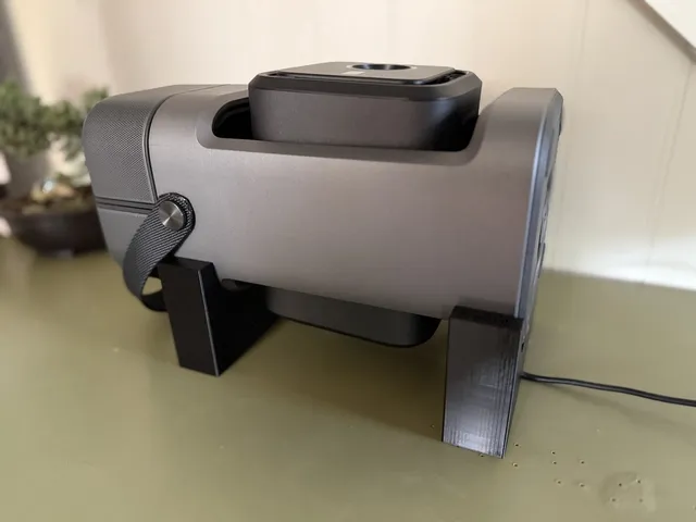 Anker Nebula P1 back stand ceiling
