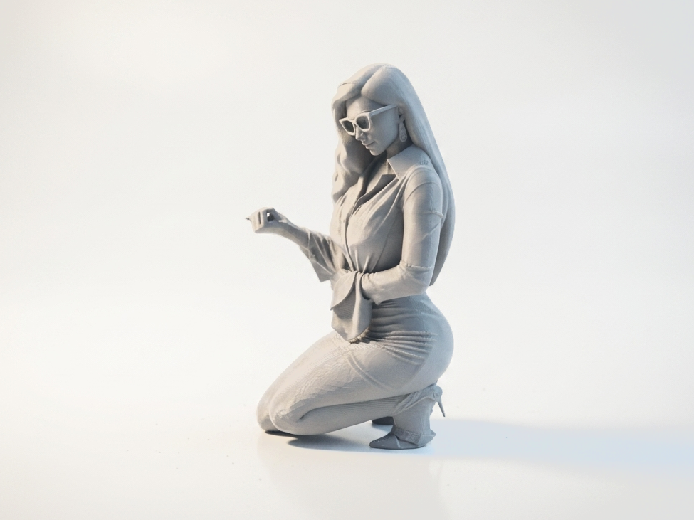 Kneeling Lady Figurine Female Character 3D Printable