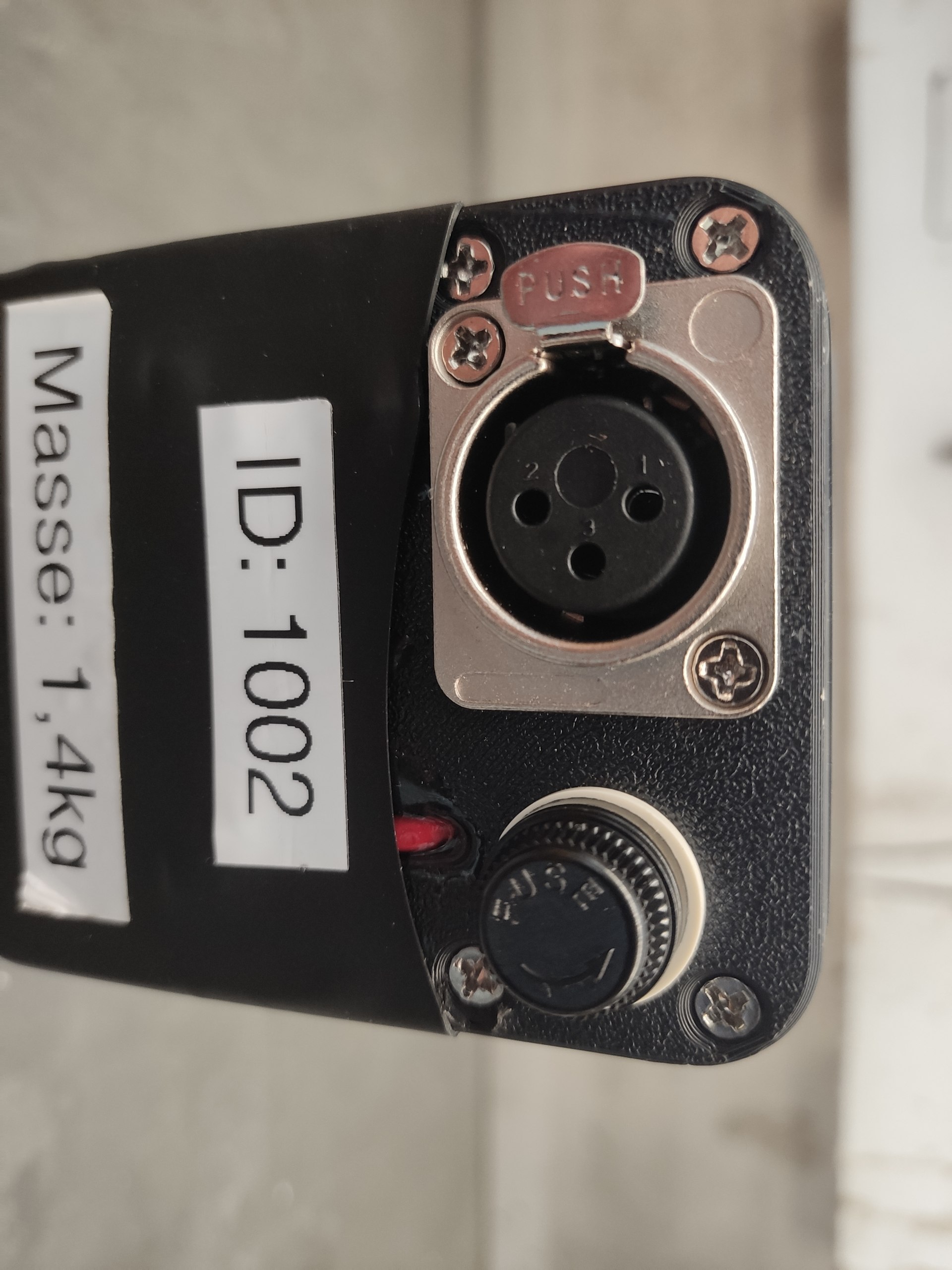 XLR Batteriemontage für Gehäusetyp „1270“ oder „1272“ mit Feinsicherungshalter