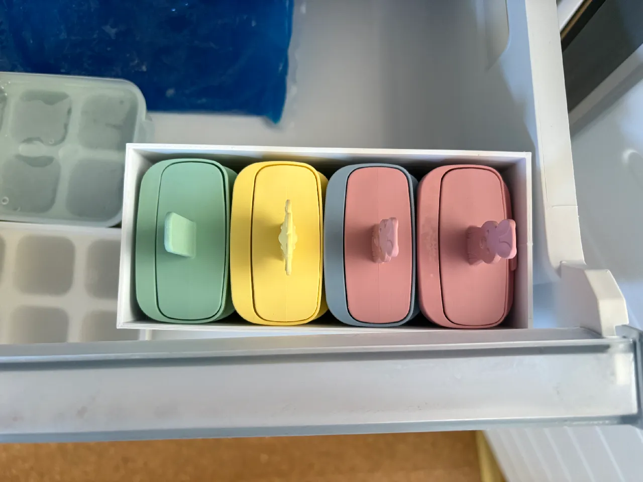 Holder for Popsicle Mold / Behälter für Profissimo Eisform von DM by Ben