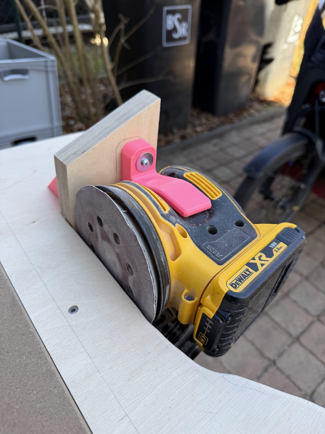 DeWalt Sander Grip Bracket