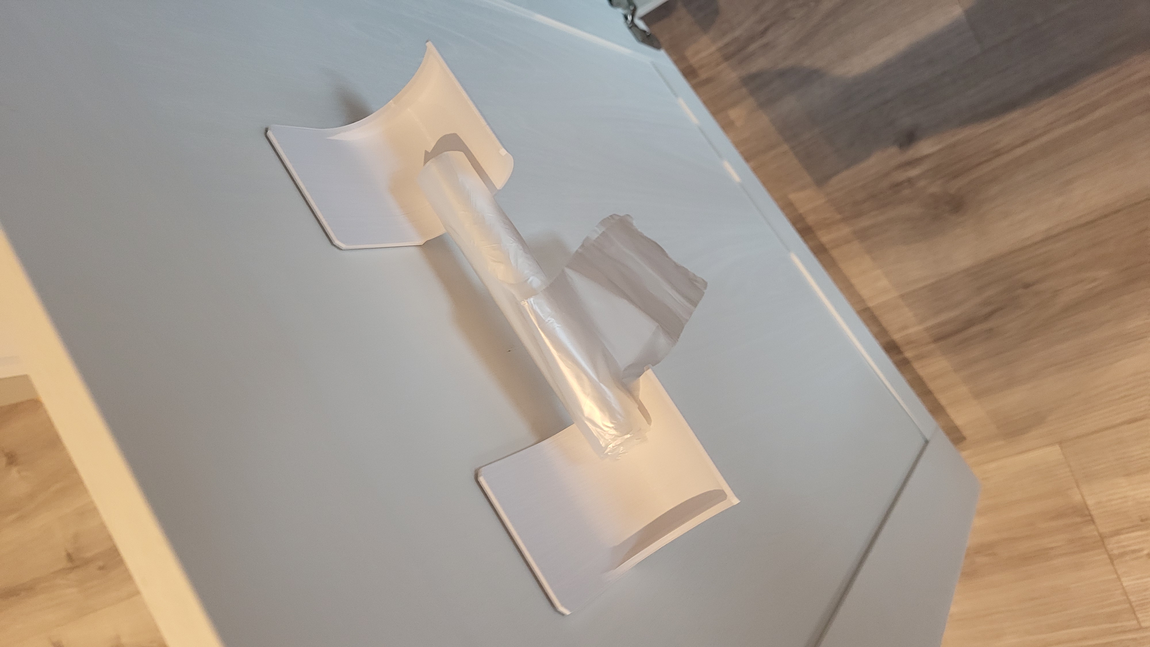 Trash bag dispenser
